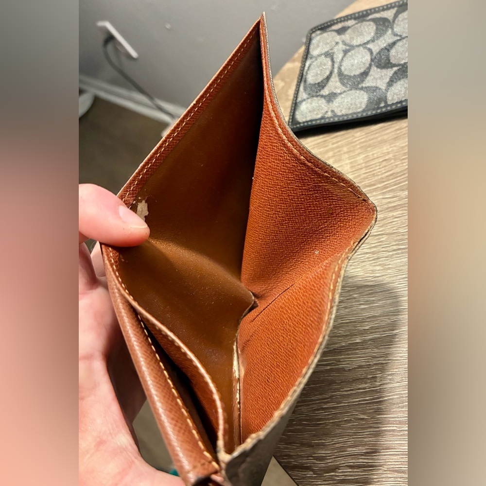 Louis Vuitton and Coach Project Bundle. Wallets and Key Holders - Picture 10 of 16